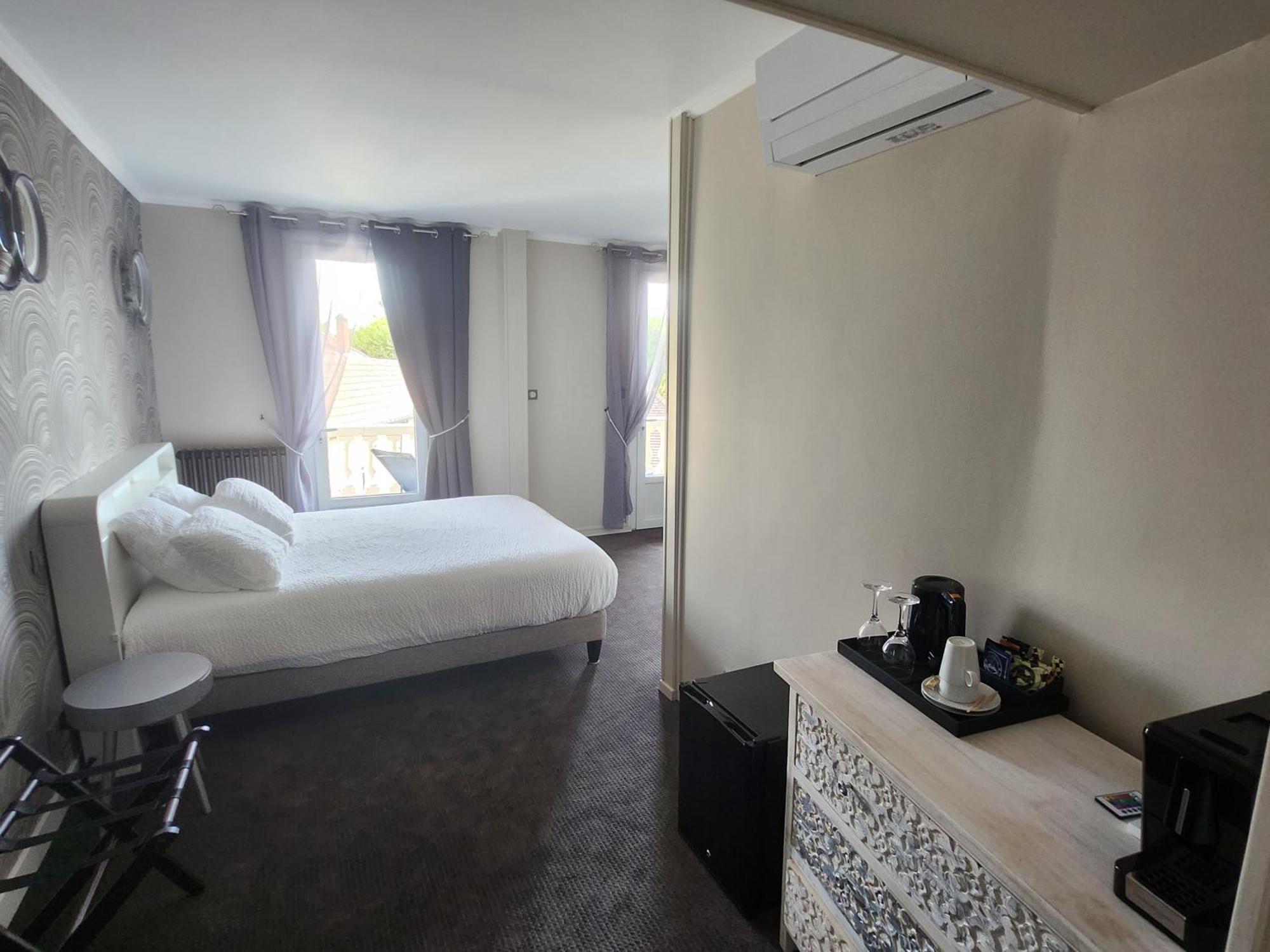 Pona Hotel 3*